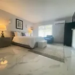 Bella Signature Suites